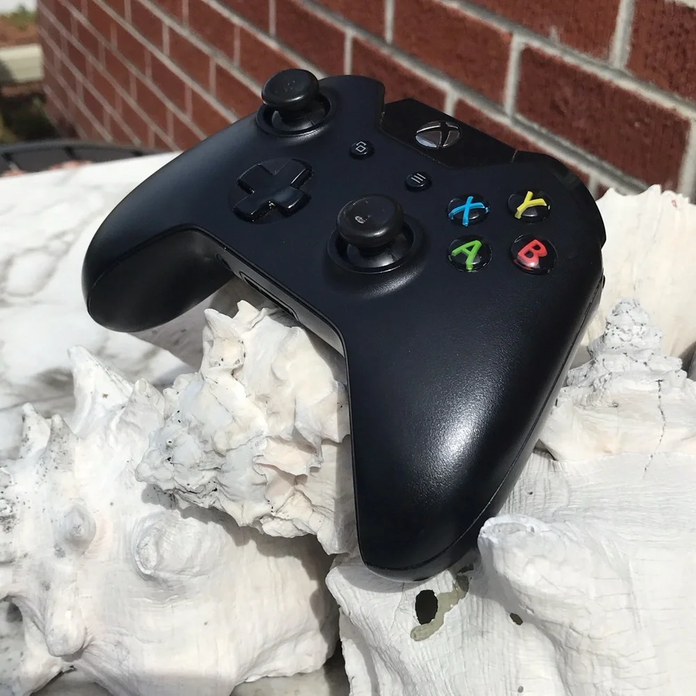 XBox One Black Wireless Gaming Controller without battery back